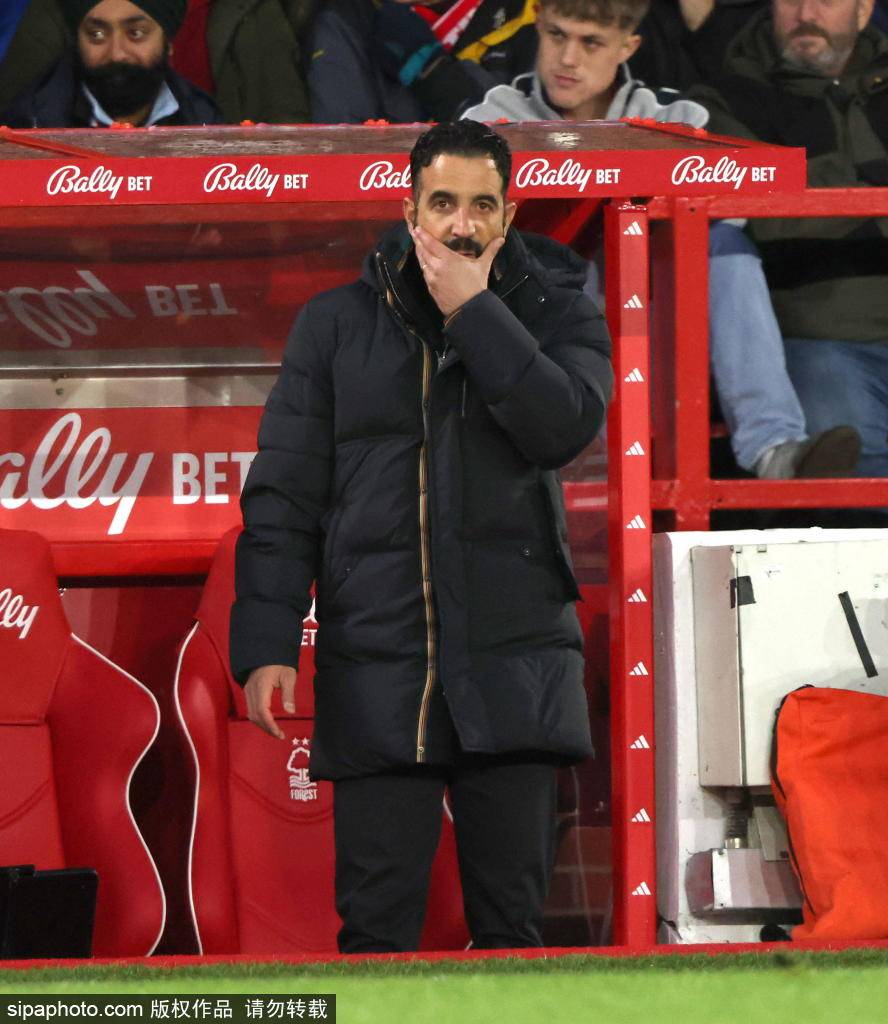 麻将胡了-达伦·弗莱彻怒批视频助理裁判：沃克“踩踏”多古未被回看，曼联2-2伯恩利后怒火难平